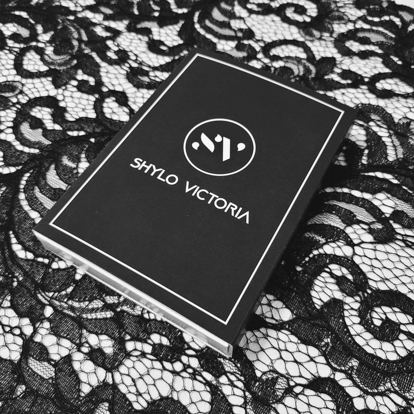 Shylo Victoria 30ml Fragrance Book - Parfum Gallerie